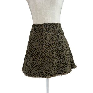Zara Leopard Print Mini Skirt With Frayed Hem & Pockets  15" Length size L